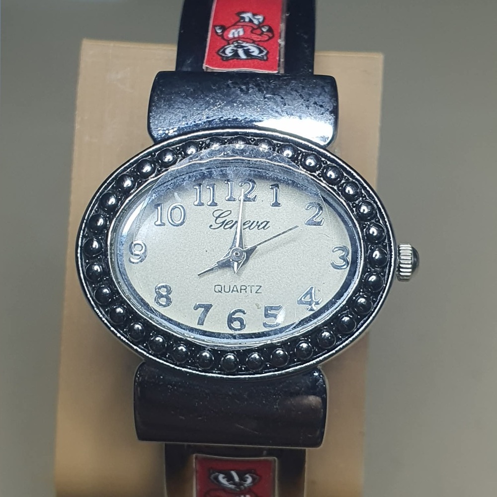 🦋10/$20🦋 Geneva University of Wisconsin Silver/Red Collegiate Women's Cuff Watch